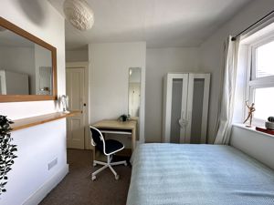 Bedroom- click for photo gallery